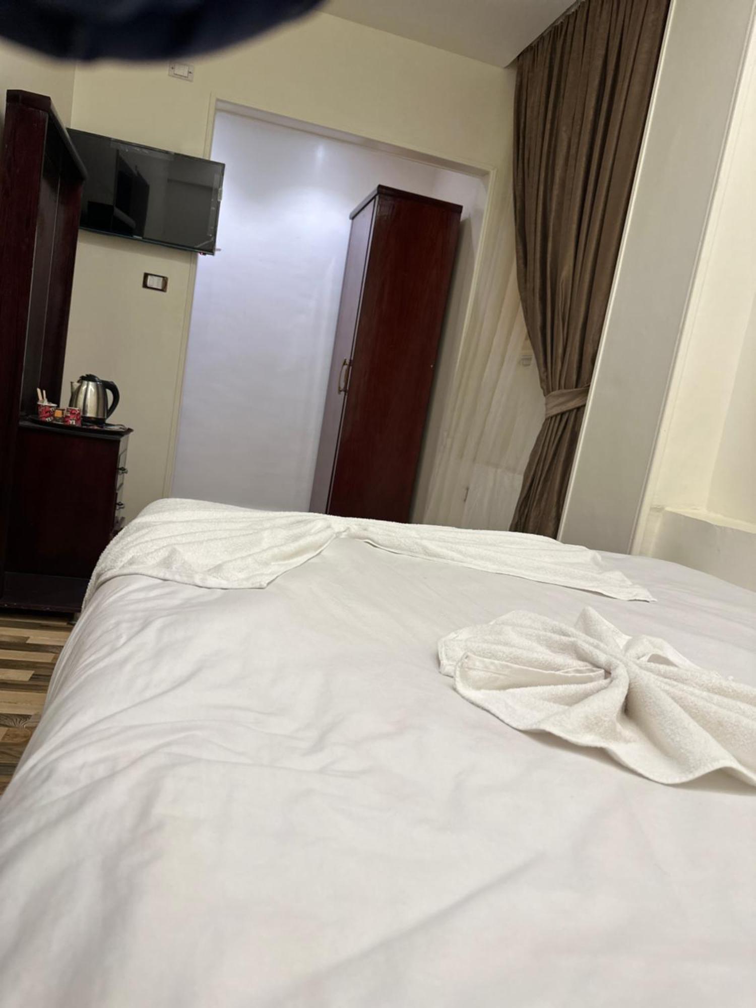 Basha Pyramids Inn Kafret el-Gabal 外观 照片
