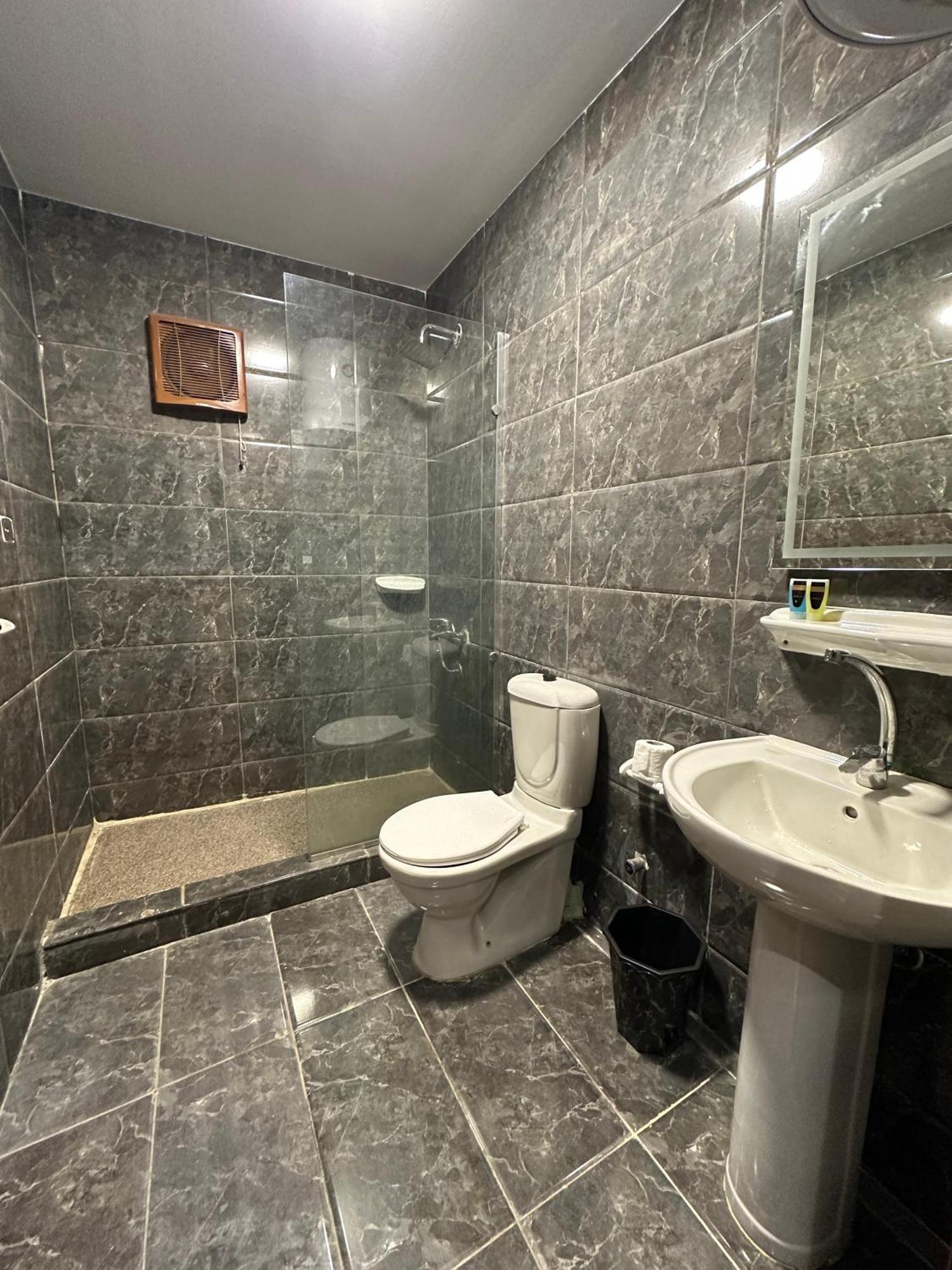 Basha Pyramids Inn Kafret el-Gabal 外观 照片