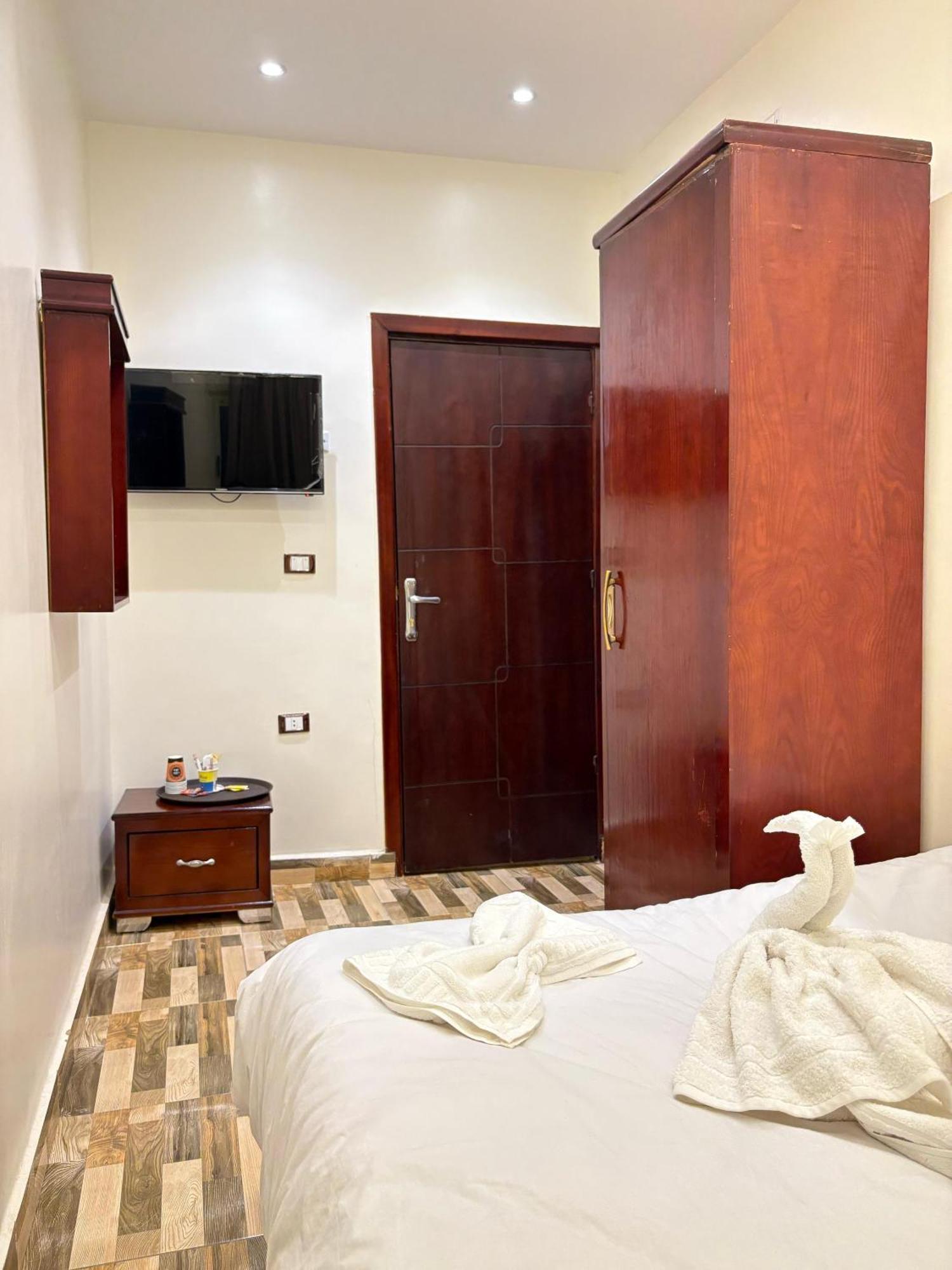 Basha Pyramids Inn Kafret el-Gabal 外观 照片