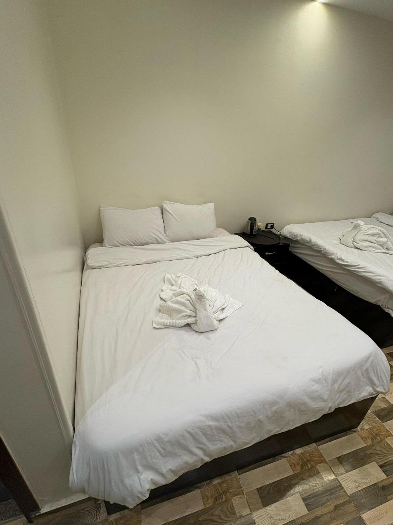 Basha Pyramids Inn Kafret el-Gabal 外观 照片