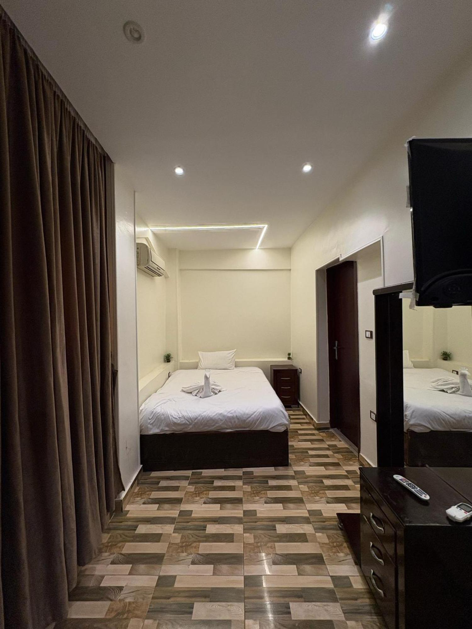 Basha Pyramids Inn Kafret el-Gabal 外观 照片